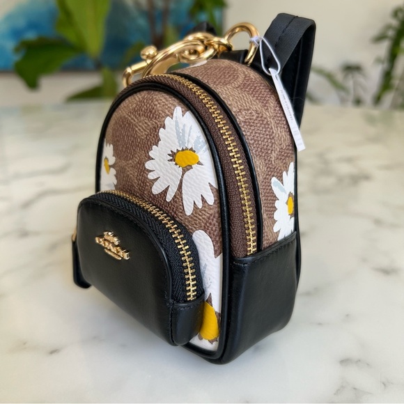 NWT COACH Mini Court Backpack Bag Charm In Signature Canvas Daisy Print CZ602 - Picture 3 of 12